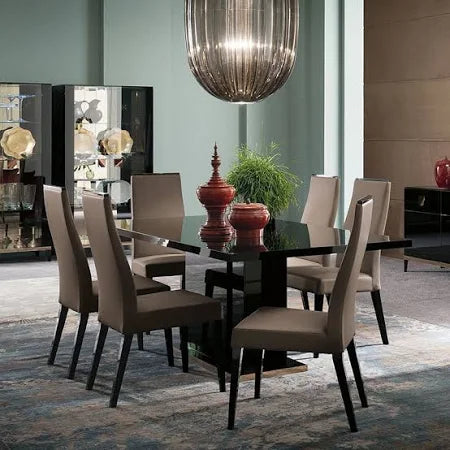 Mont Noir Dining Set